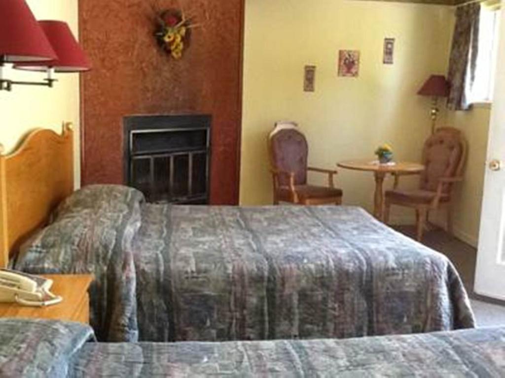 Auberge Mountain View Inn Mont-Tremblant Phòng bức ảnh